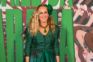 Famosos lotam Baile da Arara agora com Sarah Jessica Parker e Rick Martin